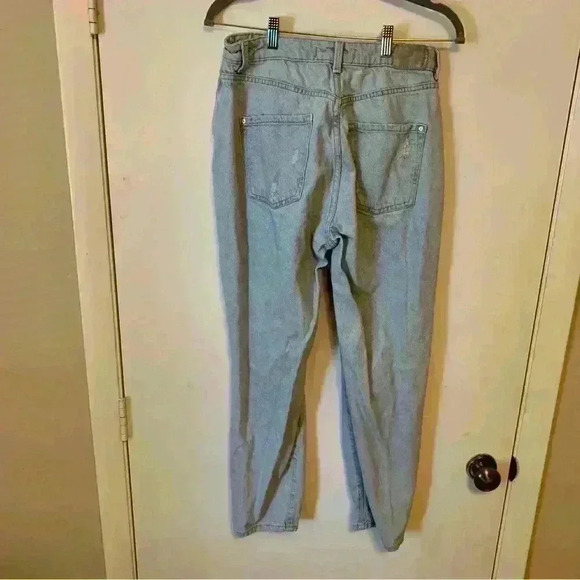ZARA Distressed Jean Size 8 - Picture 3 of 3